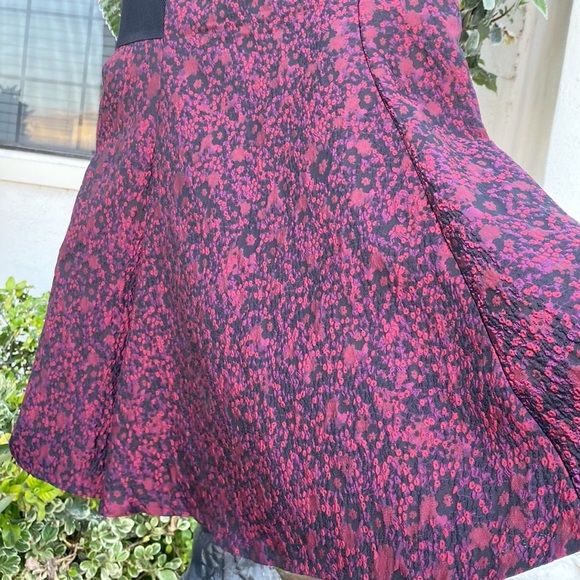 DKNY JACQUARD FIT & FLARE DRESS with SIDE PANELS Red & Black Sz … - Picture 4 of 15